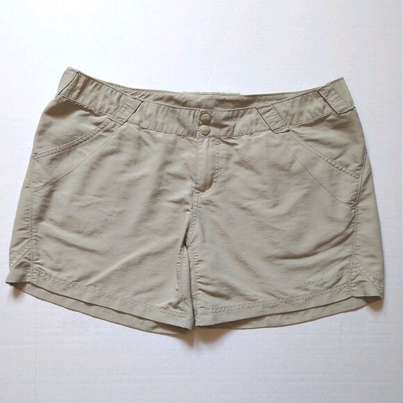 Columbia Pants - Columbia PFG Omni Shade Shorts 5" Inseam Womens XL Beige Khaki Outdoor Fishing